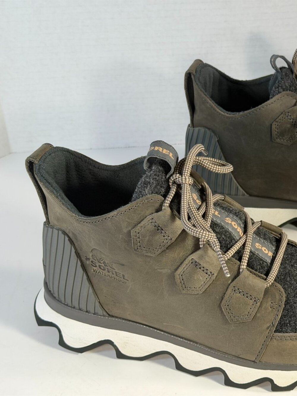 WOMEN'S SOREL SIZE 7.5 WATERPROOF BOOTIES - Picture 5 of 16